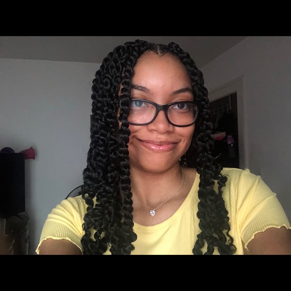 Meet your Posher, Ashley - Picture 1 of 1